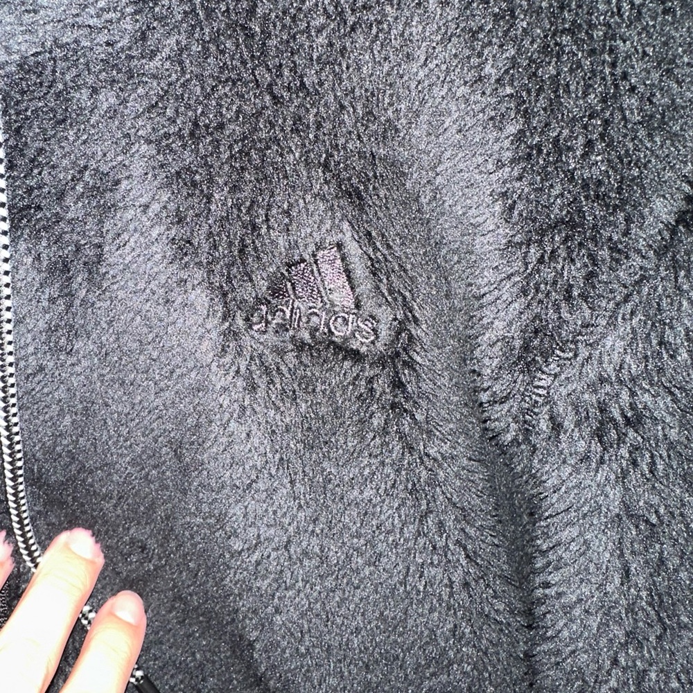 Black adidas fuzzy jacket size L - Picture 4 of 5